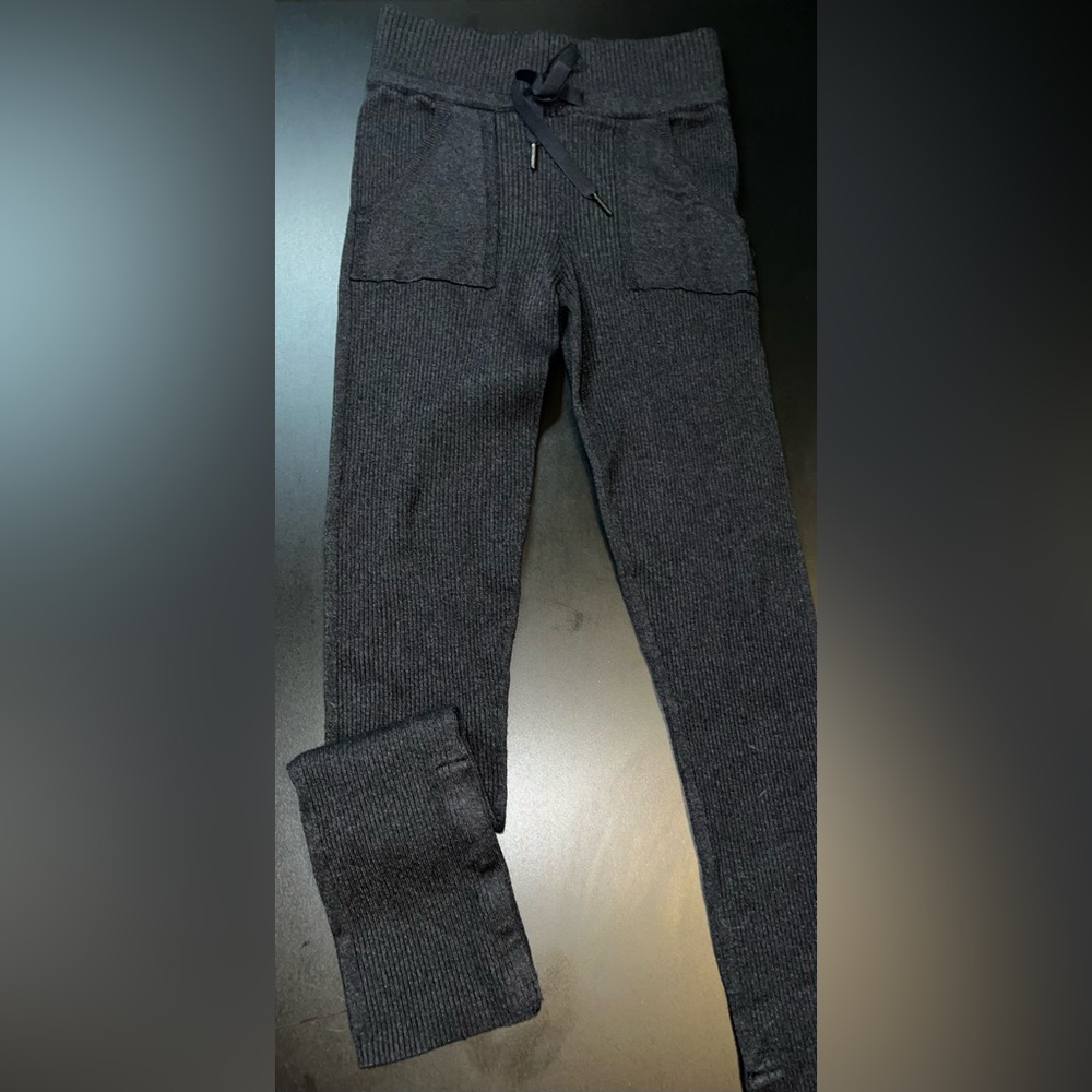 Lululemon Find Your Mantra Pant Heathered Black Size 4 EUC